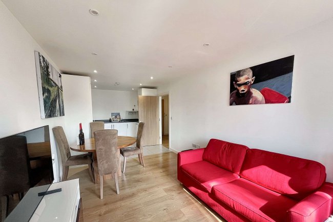 Flat 7, Clover Lodge, Talbot Close, Mitcham, CR4 1FE 2