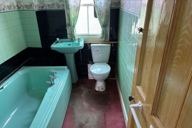 31 Guion Road. Litherland, Liverpool, L21 8ND 2