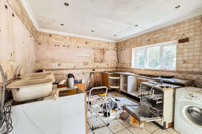 Hillside, Bodafon Road, Llandudno, LL30 3BA 3