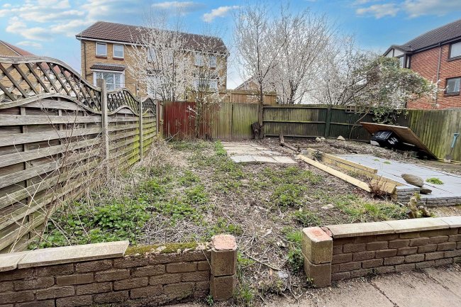 43 Farriers Road, Epsom, Surrey, KT17 1LP 3