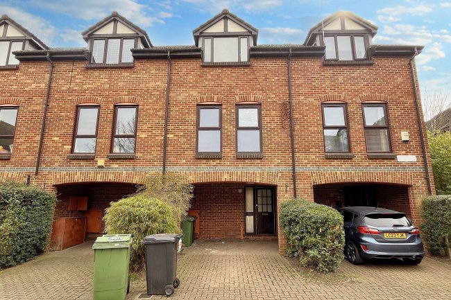 43 Farriers Road, Epsom, Surrey, KT17 1LP 3