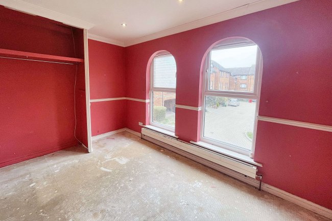 43 Farriers Road, Epsom, Surrey, KT17 1LP 3