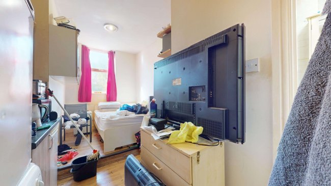 299 Southend Lane, Catford, London, SE6 3ND 1