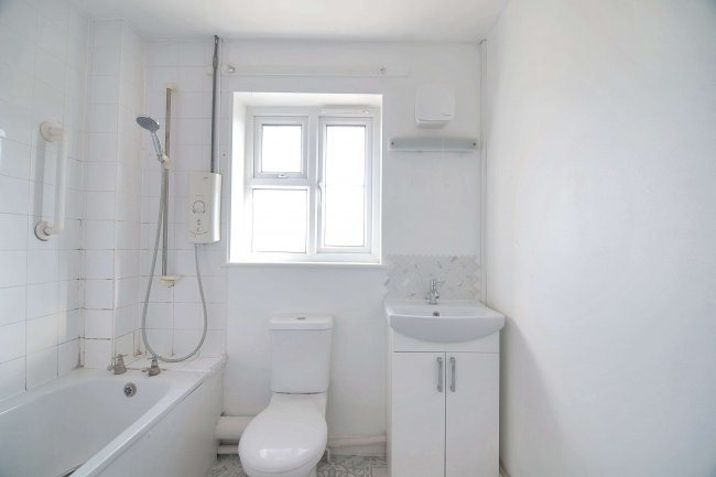 11 Diana Close, Sidcup, Kent, DA14 4PZ 8