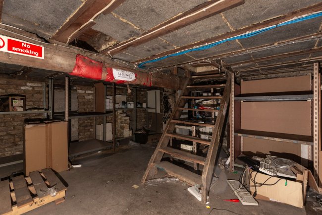 Hambly Mansions, 412-416 Streatham High Road, London, SW16 6EU 8