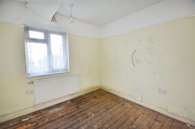 179 Iron Mill Lane, Crayford, Dartford, DA1 4PF 1