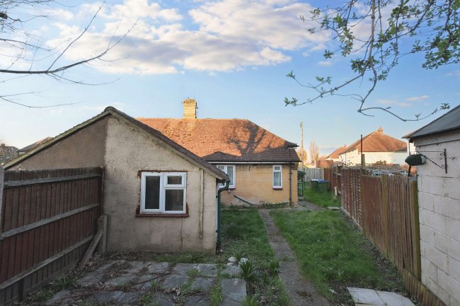 179 Iron Mill Lane, Crayford, Dartford, DA1 4PF 1