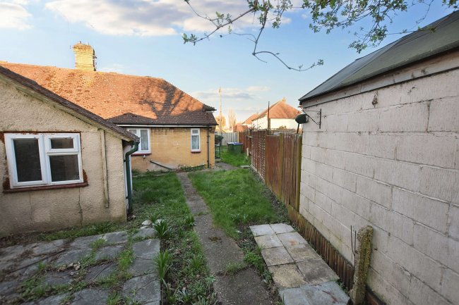 179 Iron Mill Lane, Crayford, Dartford, DA1 4PF 1