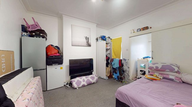 83 Headcorn Road, Thornton Heath, Surrey, CR7 6JS 8