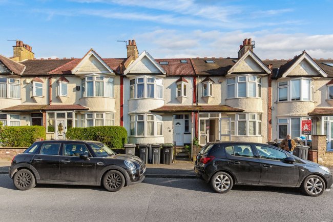 83 Headcorn Road, Thornton Heath, Surrey, CR7 6JS 8