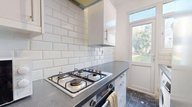 83 Headcorn Road, Thornton Heath, Surrey, CR7 6JS 8