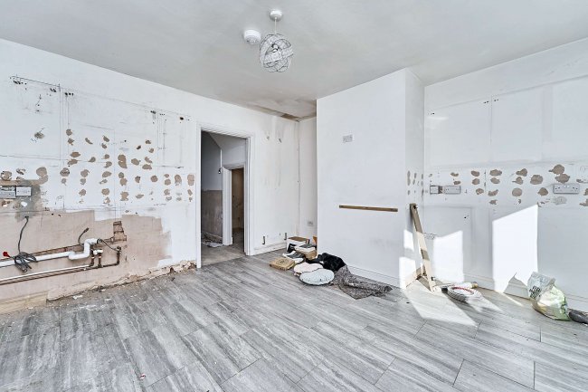 26 Faraday Road, Walsall, WS2 7ER 10