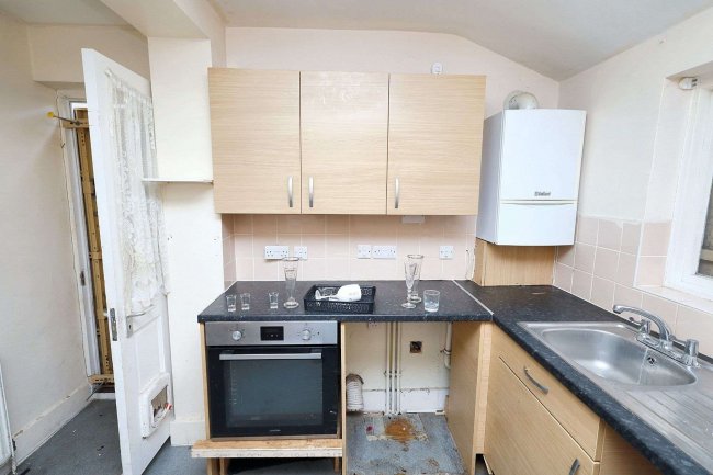 36 Grove Road, Walthamstow, London, E17 9BN 9