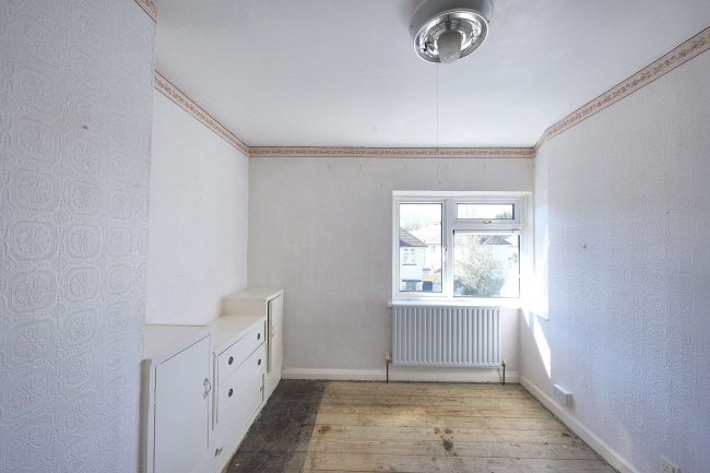 1 Dale Road, Crayford, Dartford, DA1 3PG 2