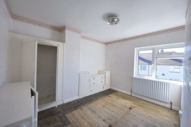 1 Dale Road, Crayford, Dartford, DA1 3PG 2