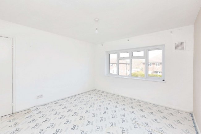 24 Chestnut Road, Oakham, LE15 6QP 9