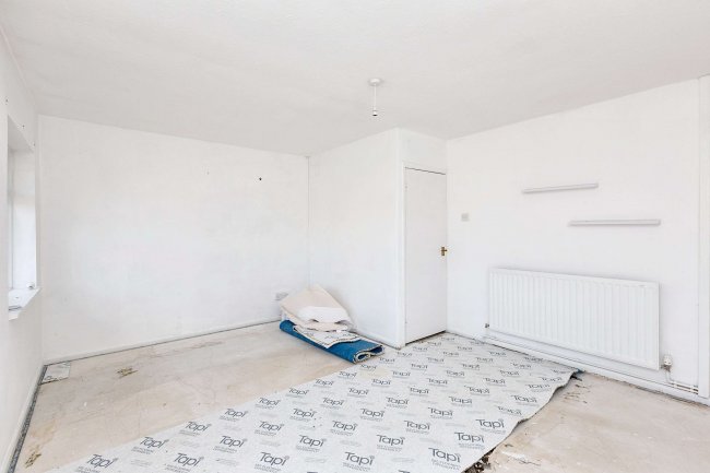 24 Chestnut Road, Oakham, LE15 6QP 9