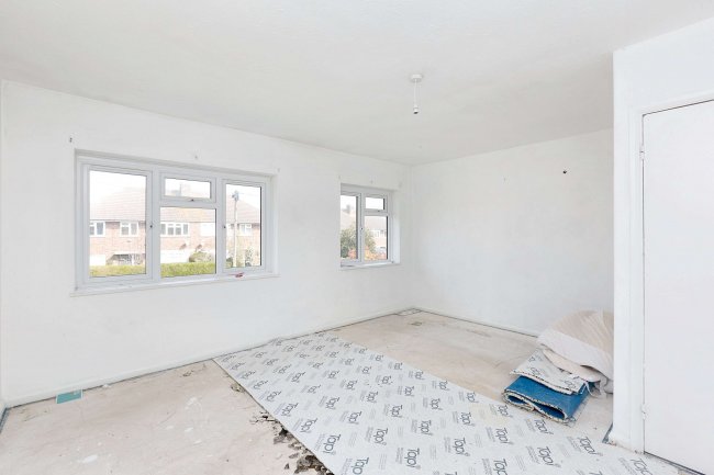 24 Chestnut Road, Oakham, LE15 6QP 9