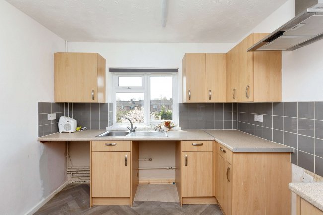 24 Chestnut Road, Oakham, LE15 6QP 9