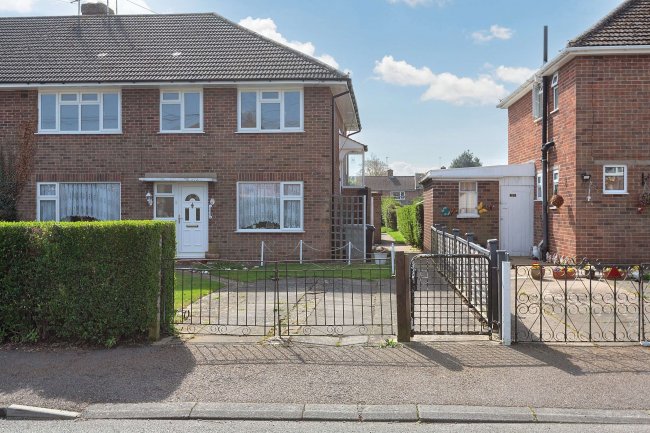 24 Chestnut Road, Oakham, LE15 6QP 9