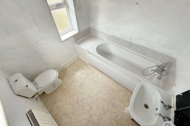 22 Cornforth Avenue, Middlesbrough, TS3 7HE 10