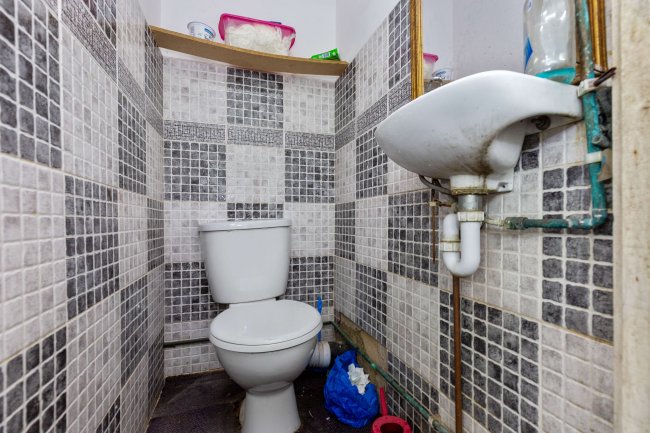 656 - 666 Romford Road, Manor Park, London E12 5AQ 17