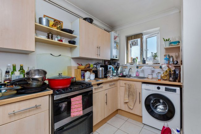 656 - 666 Romford Road, Manor Park, London E12 5AQ 17