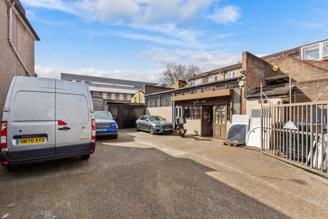 656 - 666 Romford Road, Manor Park, London E12 5AQ 17