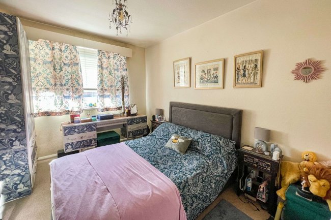 5 Southfields Court, Southfields Road, Eastbourne, East Sussex, BN21 1BX 8