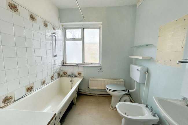 63 Beauchamp Road, Sutton, Surrey, SM1 2PY 6