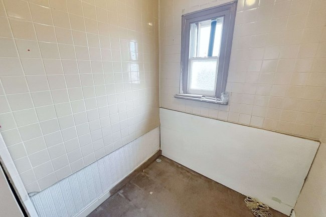 63 Beauchamp Road, Sutton, Surrey, SM1 2PY 6