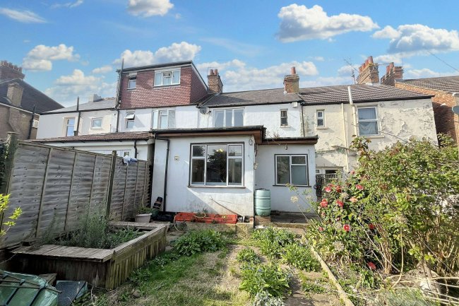 63 Beauchamp Road, Sutton, Surrey, SM1 2PY 6