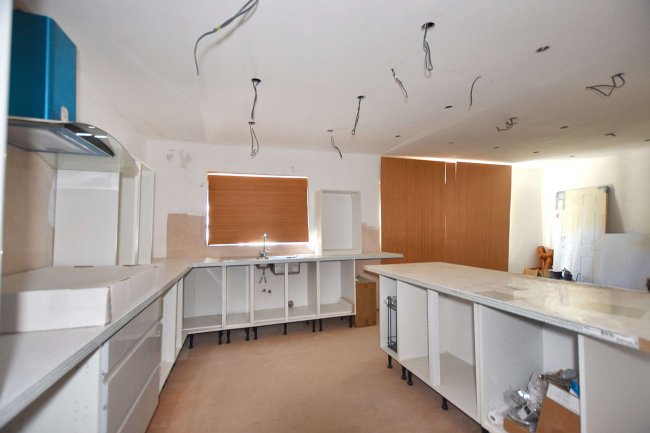 5 Lime Tree Walk, West Wickham, BR4 9EB 6