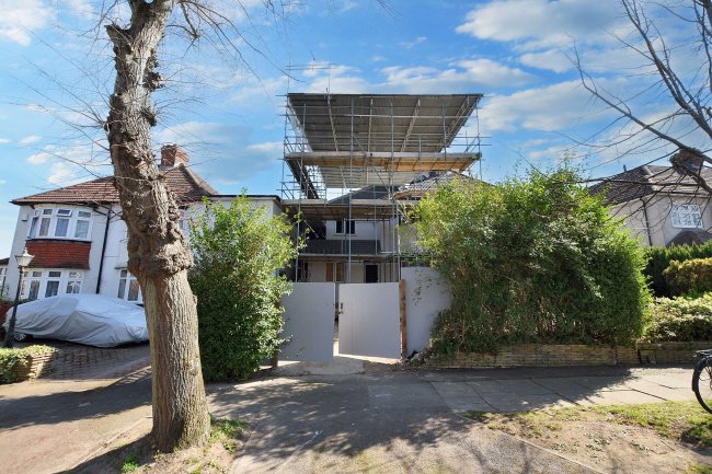 5 Lime Tree Walk, West Wickham, BR4 9EB 6