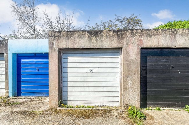 Garage 7, Abbotsham Road Bideford EX39 3AF 7