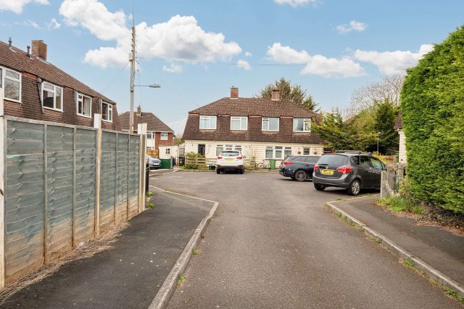 1 Hawthorn Road, Street, Somerset, BA16 0DF 1