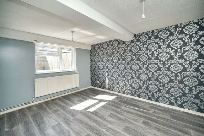 30 Pilgrims Way, Andover, Hampshire, SP10 5HW 9