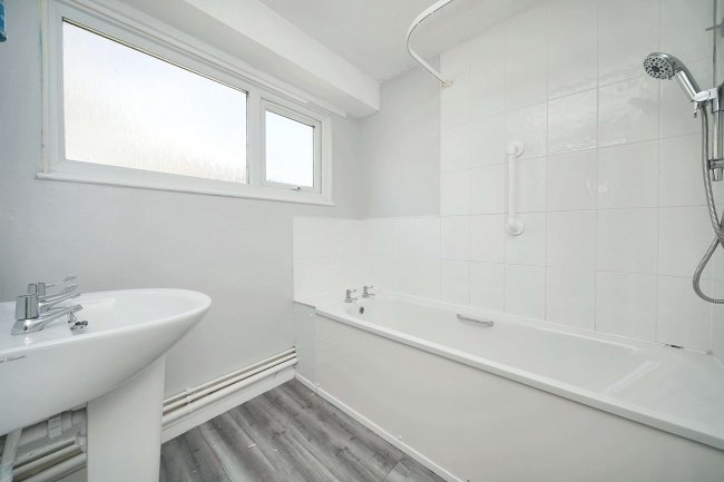 30 Pilgrims Way, Andover, Hampshire, SP10 5HW 9