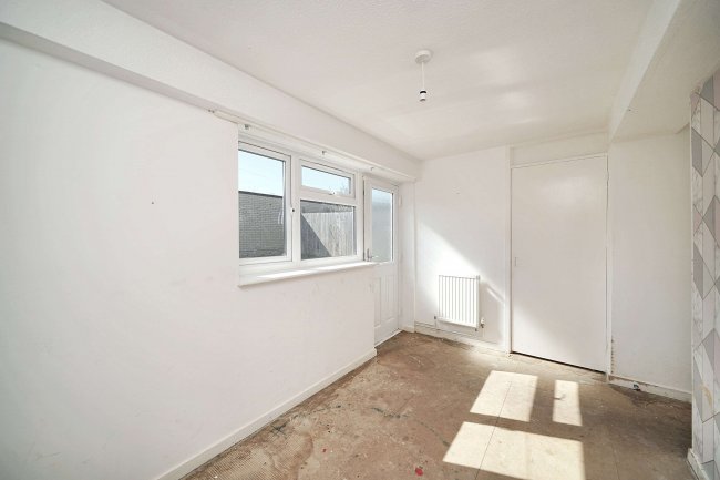 30 Pilgrims Way, Andover, Hampshire, SP10 5HW 9