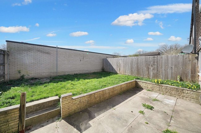 30 Pilgrims Way, Andover, Hampshire, SP10 5HW 9