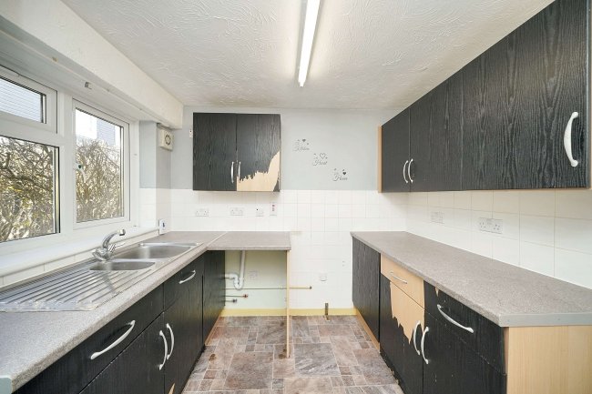 30 Pilgrims Way, Andover, Hampshire, SP10 5HW 9