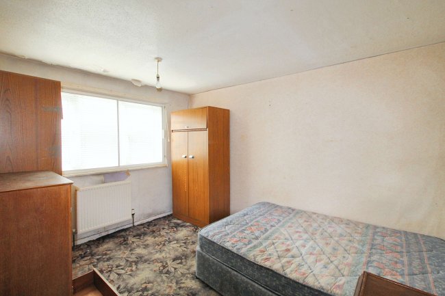 24 Peckforton Walk, Wilmslow, SK9 2NX 6