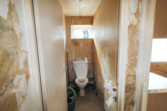 24 Peckforton Walk, Wilmslow, SK9 2NX 6