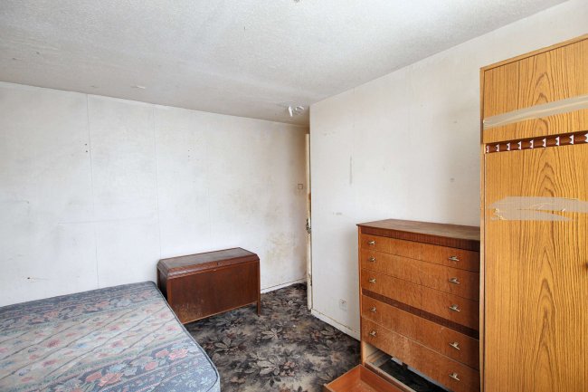 24 Peckforton Walk, Wilmslow, SK9 2NX 6