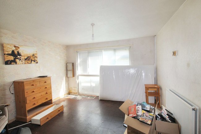 24 Peckforton Walk, Wilmslow, SK9 2NX 6