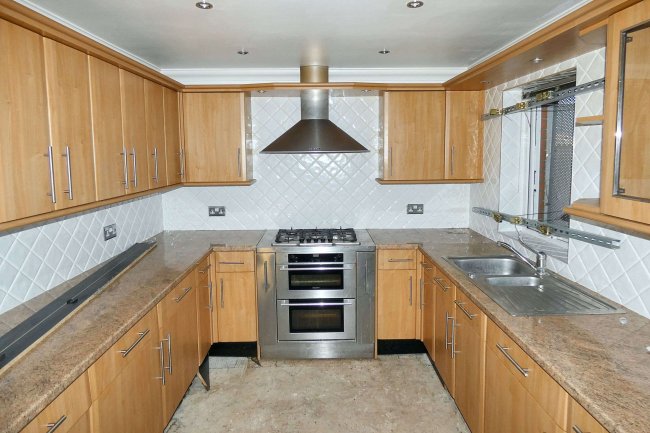 115 Aberdovey Close, Bransholme, Hull, HU7 5DF 3