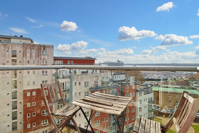 Flat 48, Oceana Boulevard, Briton Street, Southampton, SO14 3HU 9