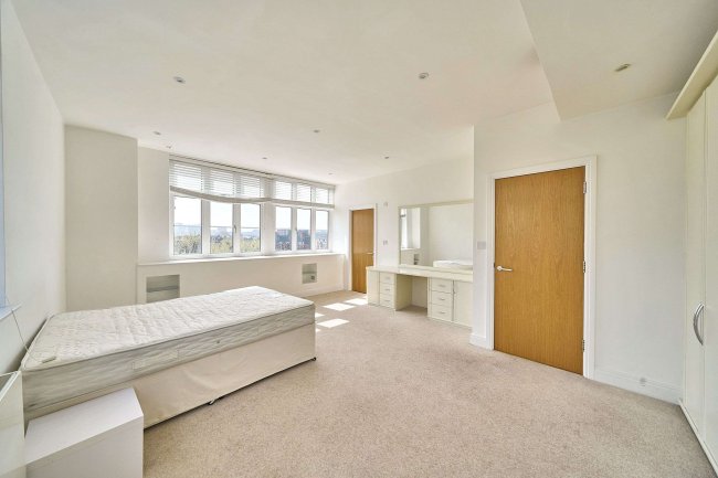 15 Hepburn House, 112 Marsham Street, Westminster, London SW1P 4HW 7