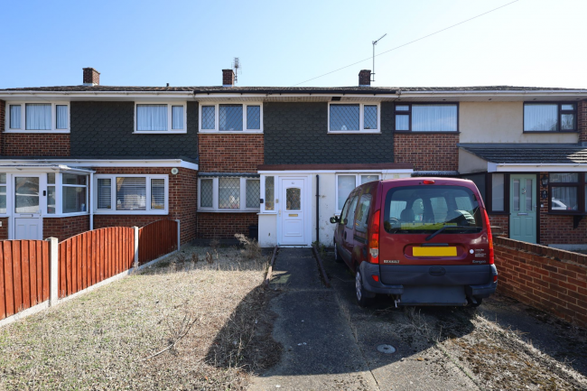 12 Jordans Way, Rainham RM13 9QX 2