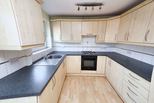 12 Jordans Way, Rainham RM13 9QX 2